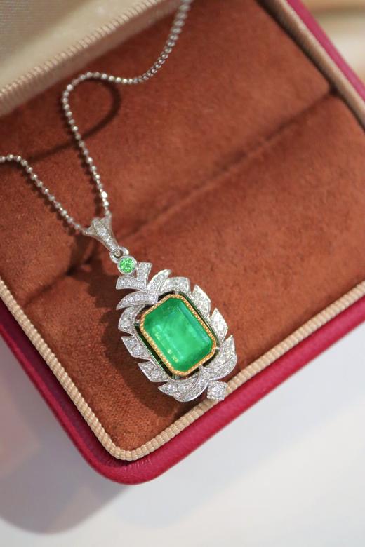 1.93ct 祖母绿吊坠 商品图3