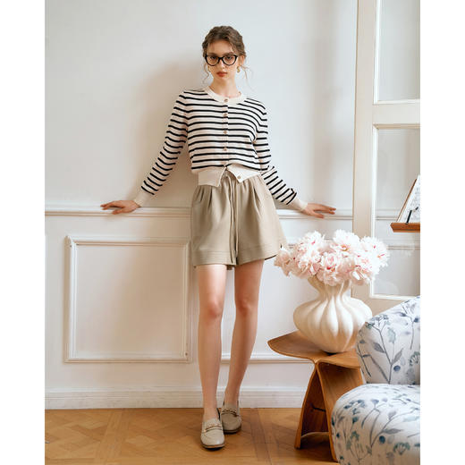 
OLrain欧芮儿卡其色休闲裤女夏季2024新款高腰小个子宽松抽绳短裤 商品图1