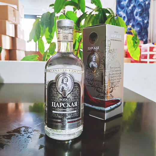 俄罗斯进口沙皇牌金｜银伏特加配制酒500ml-1.75L 商品图2