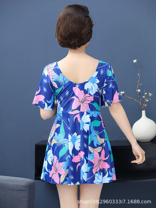 泳衣女士妈妈款加肥大码中年分体保守印花遮肚显瘦游泳衣 商品图4