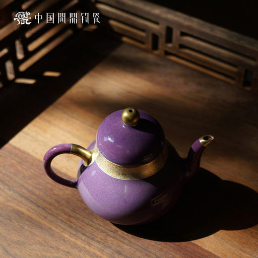 问鼎钧瓷梨韵壶（描金钩藤纹） 商品图3