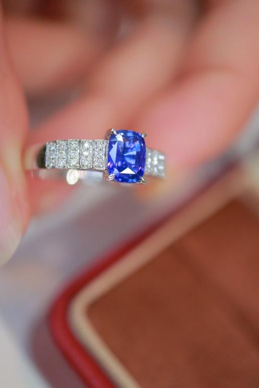 1.08ct 蓝宝石戒指 商品图3