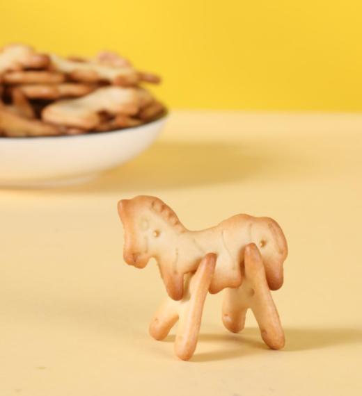 //【食一佬牛乳饼干(动物造型)】 新品，好吃又好玩的牛乳饼干 做早餐下午茶顶顶的美味！ 萌宠造型，寓教于六种动物造型 √甄选原料，奶香松脆 商品图6