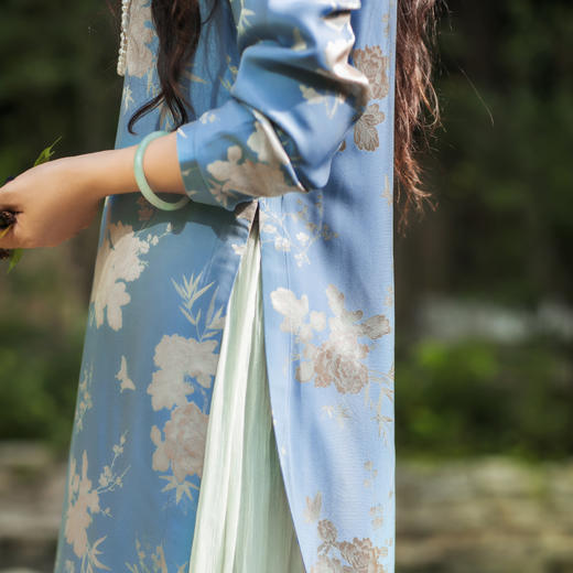 【林栖设计小店】（现货，可双面穿）优雅提花衬衣复古开衩宽松显瘦双面穿2024秋季新品长衫女1943072（需要另外搭配裤子或者半裙） 商品图11