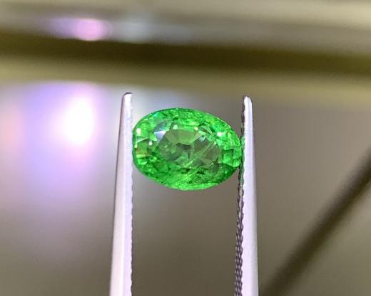 2.08ct 沙弗莱裸石 商品图3