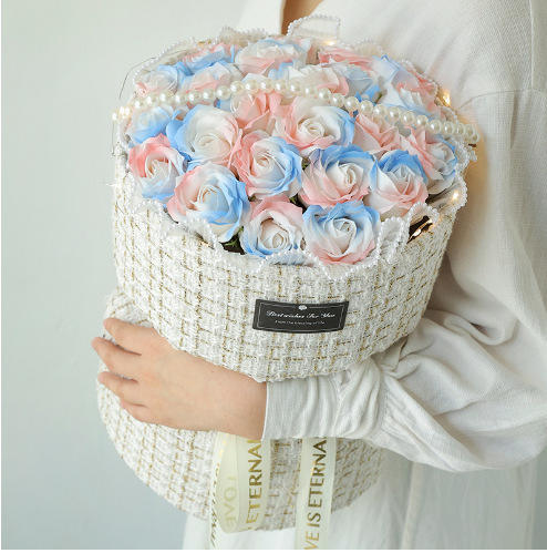 【送花永不过时！法式超美小香风花束】21朵小香风碎冰蓝玫瑰花束，可爱毛绒手捧玫瑰仿真花，送女友朋友闺蜜老婆，香皂永生干花多种颜色可选，520礼物七夕情人节常备！ 商品图2