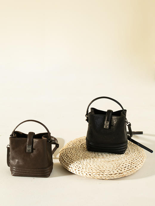 牧衣游 文艺复古真皮单肩斜跨包 简语【不支持会员折】 商品图1