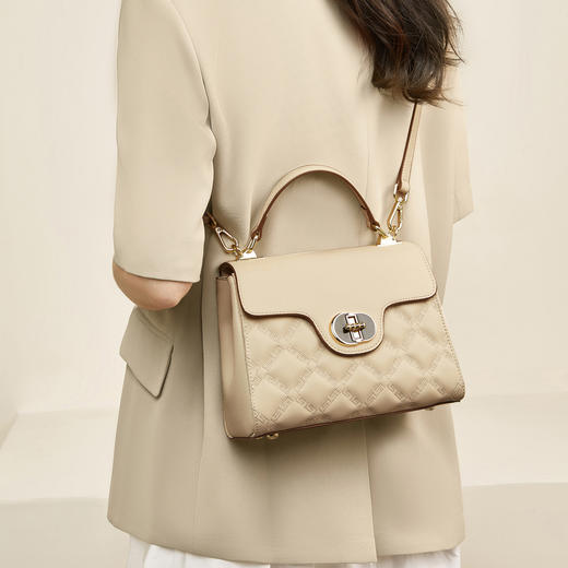 Safiya/索菲娅2024新款二层牛皮时尚小方包手机包手提单肩斜挎包女 SF42215138 商品图7