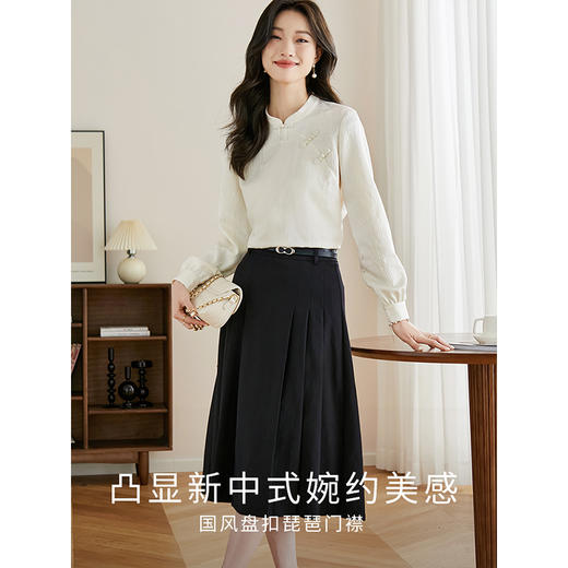 【五折购】熙世界新中式旗袍式白色衬衫2025秋季新款长袖国风复古盘扣上衣 商品图2