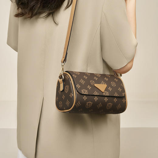 Safiya/索菲娅2024时尚枕头包百搭手机包女士单肩包斜挎女包 SF9151115Y1B/SF42215126*20 商品图8