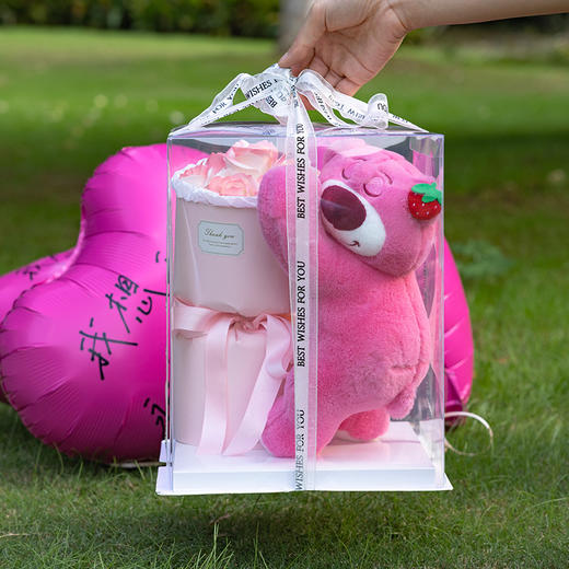 【七夕送熊抱桶，爱意满满】女生玩偶熊承载深情厚意，抱抱桶花寓意友情长存。心存善念的你，这份实用永生花花束能为自己或她带来无尽好运！ 商品图2