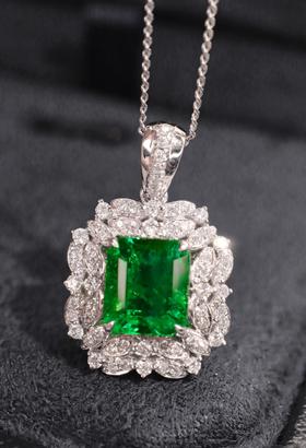 1.85ct 祖母绿吊坠