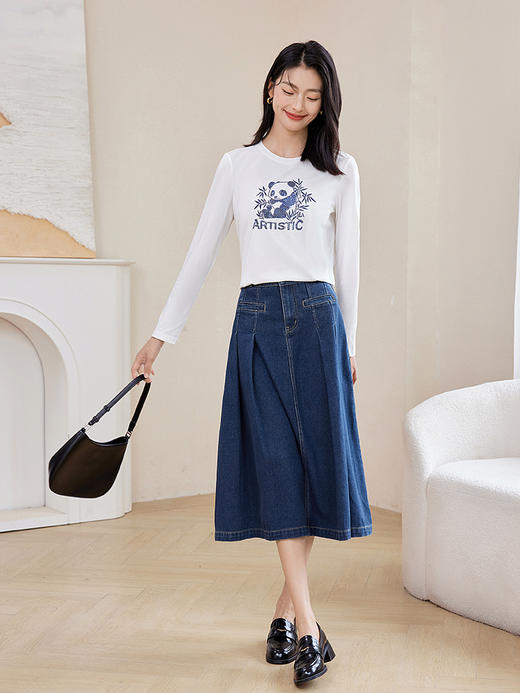 【年终特卖】熙世界2025春秋新款国潮熊猫珠片白色T恤长袖休闲圆领体恤上衣 商品图2