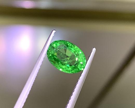 2.08ct 沙弗莱裸石 商品图1