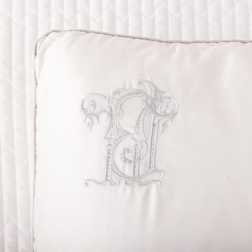 多喜爱 臻奢桑蚕丝蛋白美眠枕 商品图2