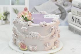 【芋见椰椰】动物奶油、厚乳芋泥、椰子奶冻、焦糖糯米蛋糕胚；冷藏后丝滑冰凉，赶走夏季酷暑；