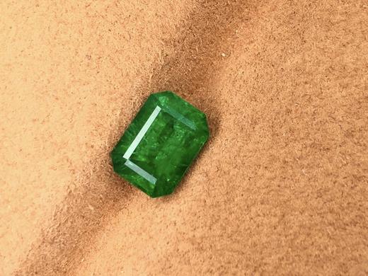 2.26ct 祖母绿裸石 商品图3