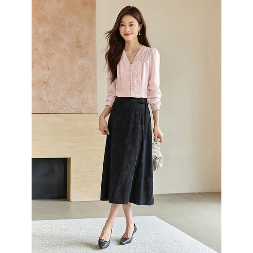 【129选3件，不退换】熙世界轻国风提花雪纺衬衫2025初秋收腰显瘦浮雕感长袖V领上衣 商品图4