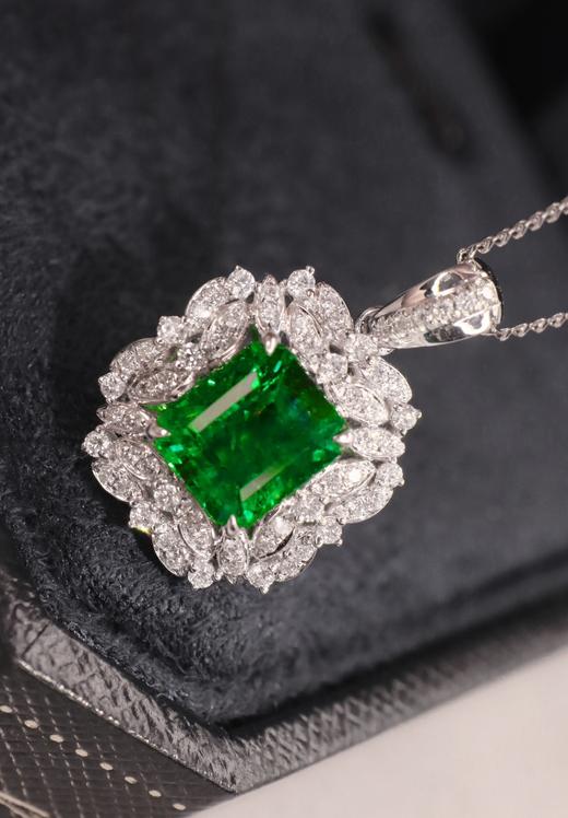 1.85ct 祖母绿吊坠 商品图1