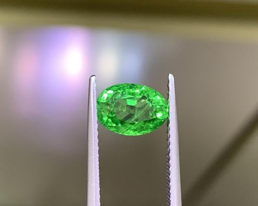 2.08ct 沙弗莱裸石 商品图4