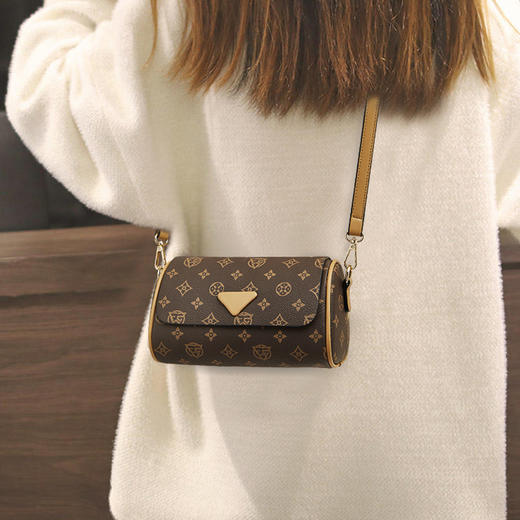 Safiya/索菲娅2024时尚枕头包百搭手机包女士单肩包斜挎女包 SF9151115Y1B/SF42215126*20 商品图9