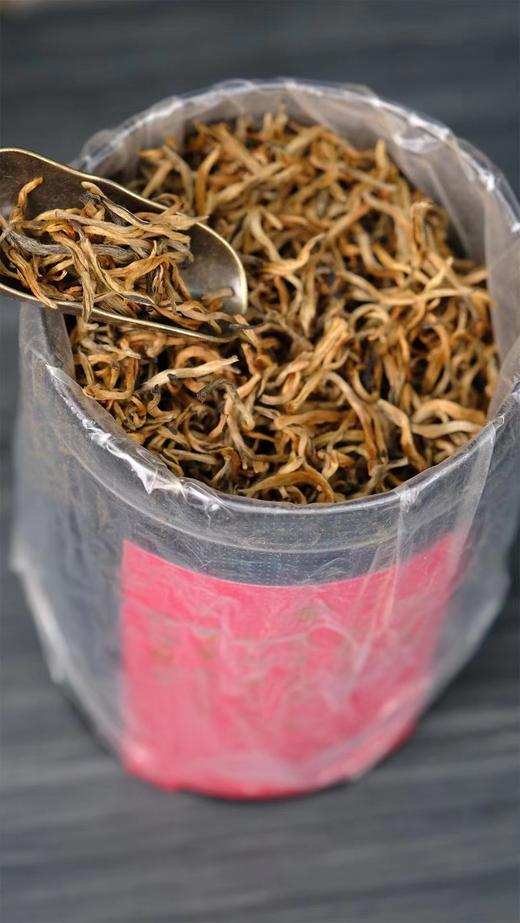 【买5免一】【红茶铜奖金针芽】百年古树，每斤36000芽，43年制茶经验 100g/份 商品图5