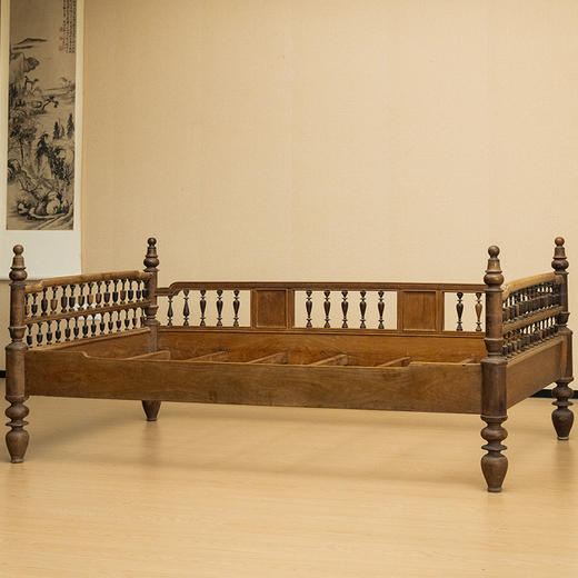 民国 黄花梨宝瓶栏杆围子床 商品图4