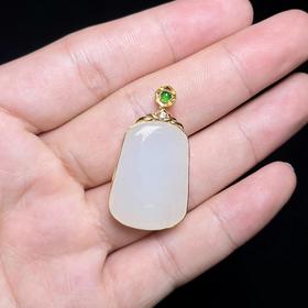 和田玉羊脂玉吊坠