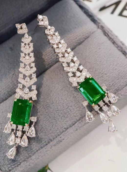 3.9ct 祖母绿耳环 商品图3