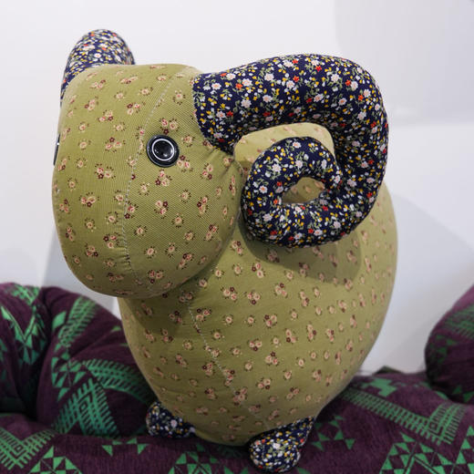 深山集市 花布大绵羊 花色随机发货 50*38CM 商品图5