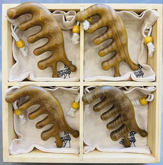 【门店同售】正宗檀木 五齿经络梳按摩梳 穴位按摩（送麻布袋） 商品图1
