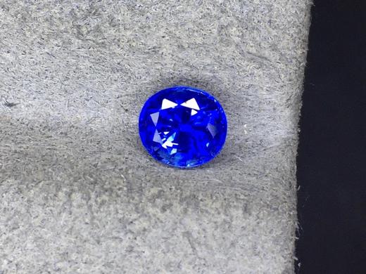 1.06ct 蓝宝裸石 商品图0