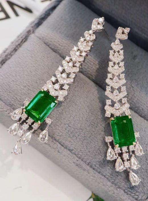 3.9ct 祖母绿耳环 商品图0