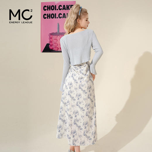 女装喇叭长袖小衫+弹力花色吊带长裙套裙-A45S4231001 商品图3