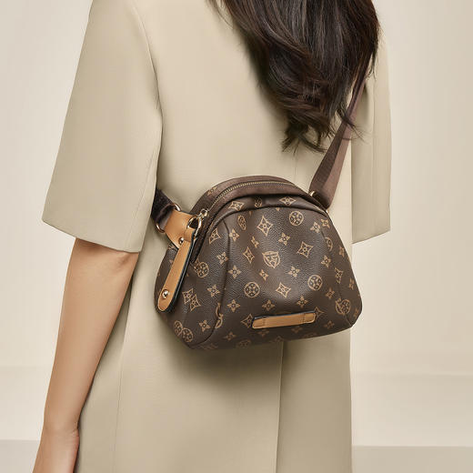 Safiya/索菲娅2024新款腰包胸包时尚小圆包女士单肩斜挎包 SF9151112Y1B /SF42215123*20 商品图6