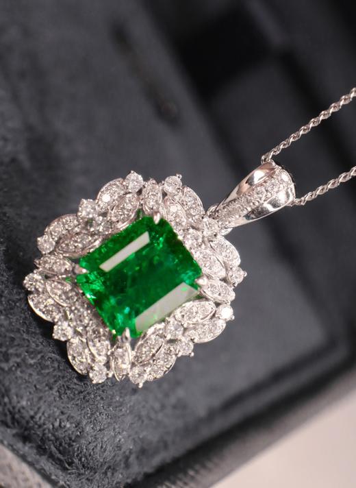 1.85ct 祖母绿吊坠 商品图3