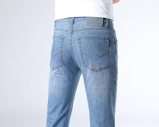 赤兔嗨购男装宽松直筒弹力不束缚牛仔裤2024年秋冬新款水洗蓝色长裤宽腿 商品图6