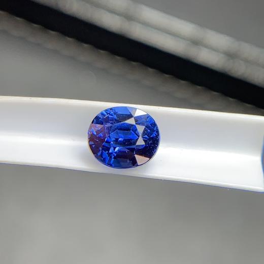 2.03ct 蓝宝石裸石 商品图2