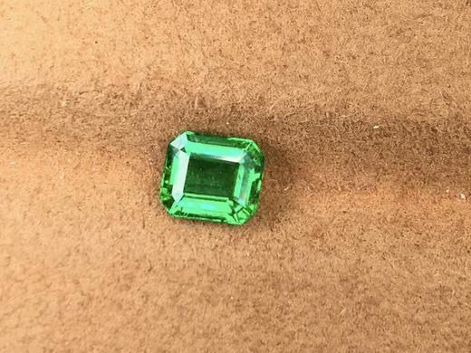 1.01ct 祖母绿裸石 商品图1