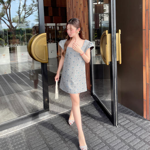 清仓捡漏 LINCHAOZHANG【四芒星】北欧像素雪花细节连衣裙 LL240478 商品图1