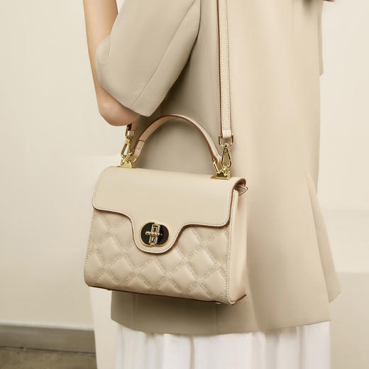 Safiya/索菲娅2024新款二层牛皮时尚小方包手机包手提单肩斜挎包女 SF42215138 商品图0