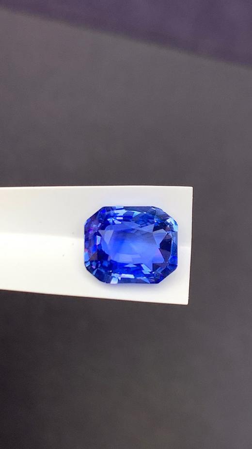 3.04ct 蓝宝石裸石 商品图1