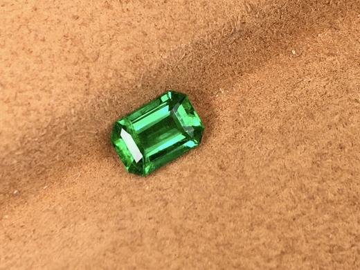 0.76ct 祖母绿裸石 商品图3
