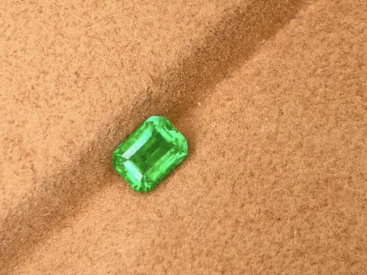 1.11ct 祖母绿裸石 商品图0