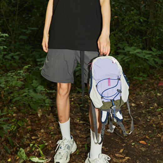 【轻便小巧】NICESELF山影·户外经典撞色登山包 多用途轻便小巧旅游双肩包 轻装出行徒步情侣日常出行背包 商品图5