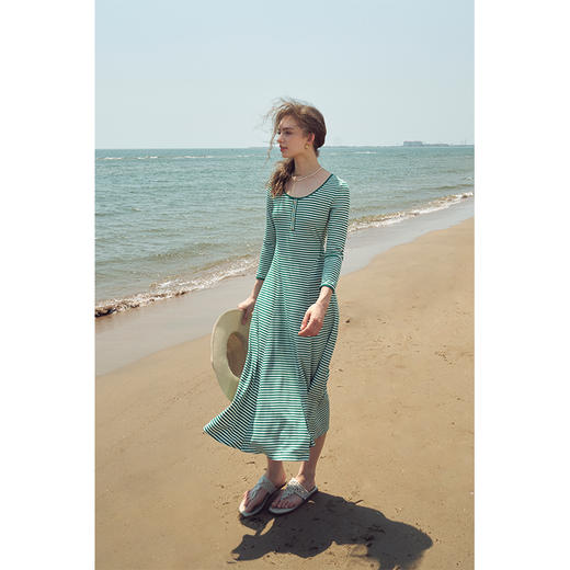 HeyDress大U领连衣裙女春秋法式撞色条纹收腰设计感修身针织裙子 商品图0