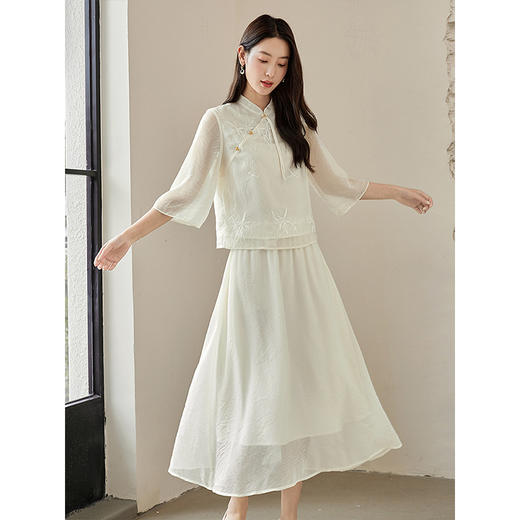 【五折购】熙世界2025初秋新款女装新中式民国风禅意薄纱上衣半身裙两件套 商品图2