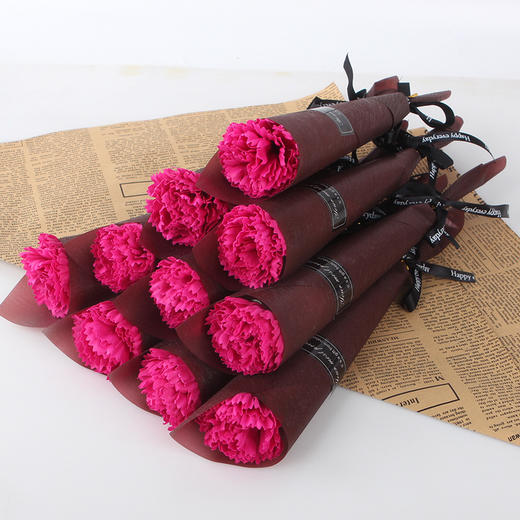 【10支装】十全十美，玫瑰、康乃馨交相辉映。软绵绵的香皂花，在指尖轻柔滑过，释放出芬芳的香气。送情人，送母亲，送老师，送自己，总有一份礼物能打动你的心！七夕情人节礼物 商品图13