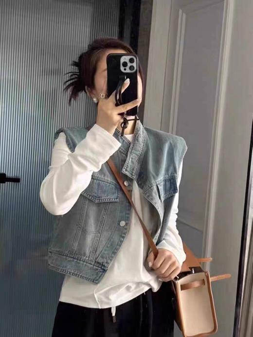 一件衣服就🉑穿四季❗巨巨巨减龄百搭！【AILISCOCO港味牛仔马甲】复古时髦又舒服，随便穿都好看🥰真的不要太爱了！ 商品图3