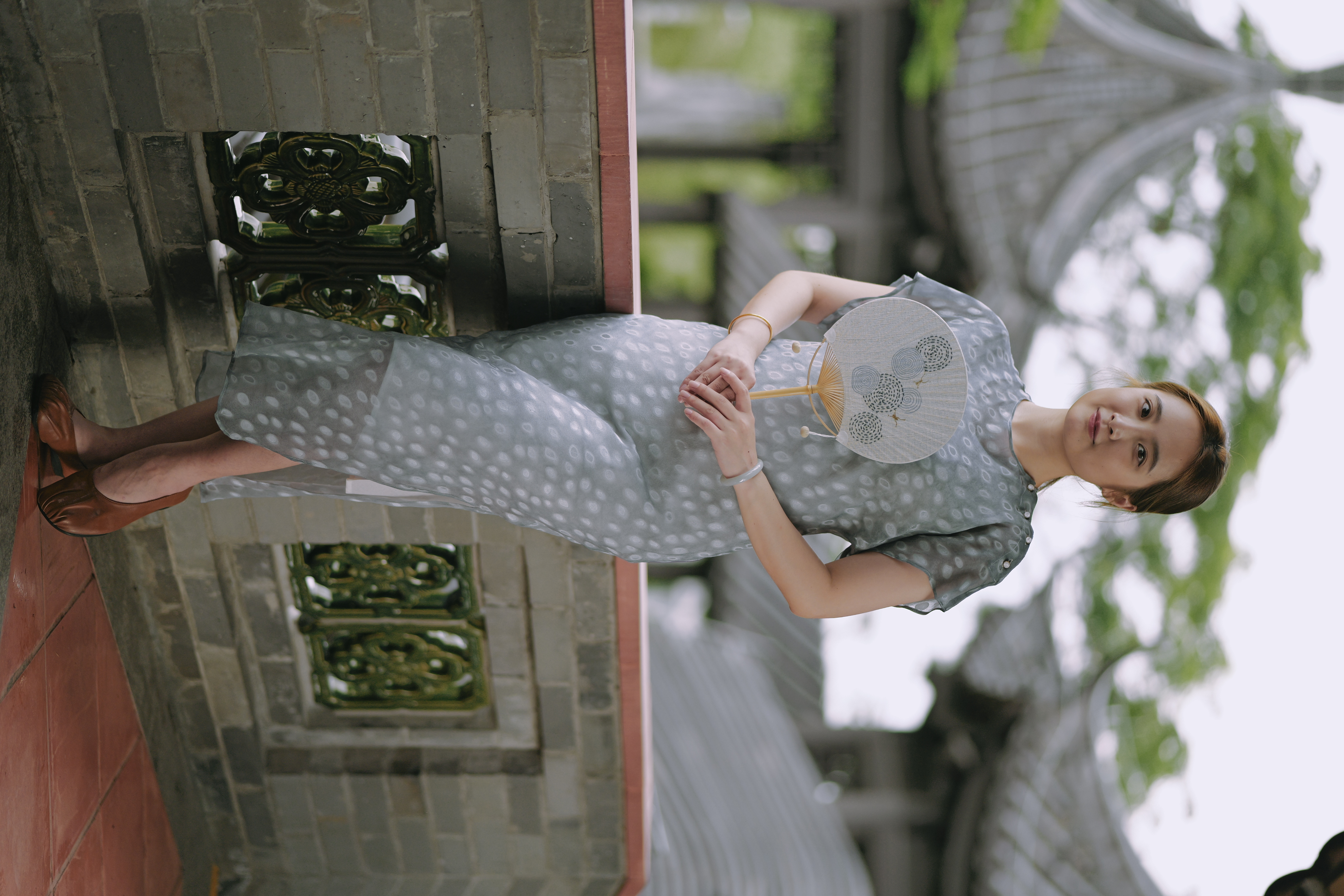 真丝剪花斜裁圆领旗袍MWJ-505